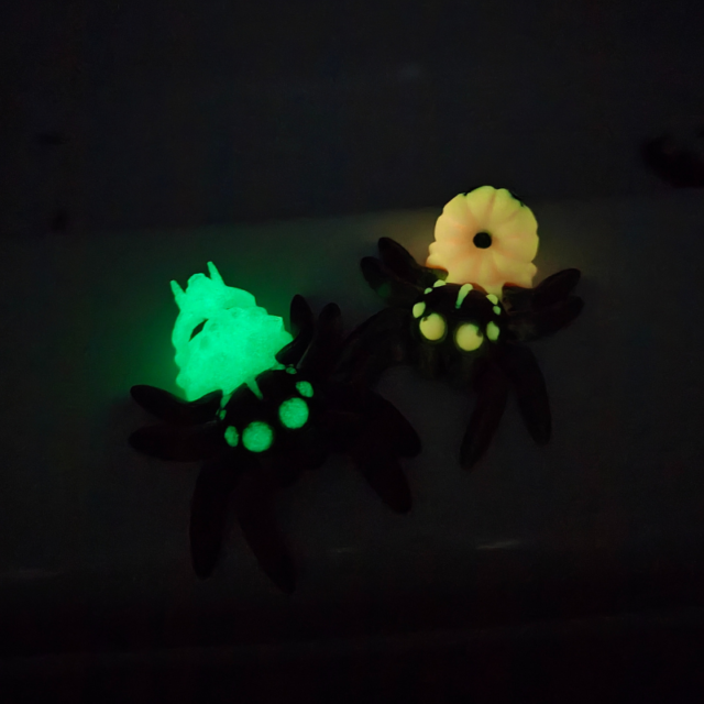 Fluorescencyjny Pajączek Skakun (świecący w ciemności)